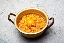 면발 더 쫄깃해지는데… 왜 ‘양은냄비’에 라면 끓이지 말라 할까?