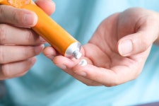 내성 무서워서 피부병에 ‘순한 스테로이드 연고’만 발랐다간…