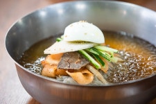 여름철 별미 냉면, 건강 생각한다면 ‘이것’ 빼고 드세요