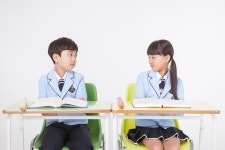 ‘이것’ 사용하는 우리 아이, 또래와 교우 관계 안 좋을 수도