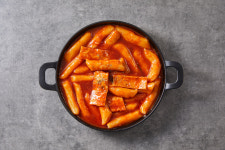 기분 낼 때 늘 먹던 ‘떡볶이’의 배신… 우울 부른 범인이었다