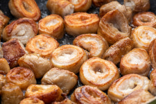 지독해진 방귀 냄새가 살 찌는 신호? 이 음식부터 줄여야