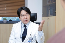 “발목 관절염 땐 ‘걷기’ 추천 안 해, 더 적합한 운동은…”