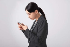 굽은 목 놔뒀다가 뇌도 망가질라… 고개 한 번 이렇게 쭉 빼내세요