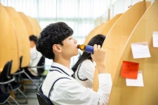 “안 마시는 아이들 없던데”… 영국서는 판매 금지 돌입한 ‘이 음료’, 뭘까?