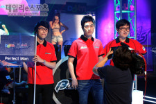 [다음 테켄] 퍼펙트맨, 안녕친구들 꺾고 대망의 1승!