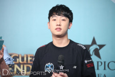 [롤챔스] 롱주 칸 김동하 자르반 4세, 파일럿이 중요한 챔피언