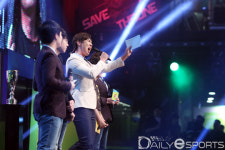 [포토] 유대현 캐스터 "결승전을 시작~합니다!"