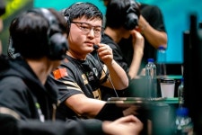 우지 지안지하오, 비신사적 행위로 2,000 달러 벌금