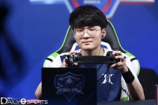 [포토] 킹존 코어 정용훈, KRKPL 23세트 연속 승리!