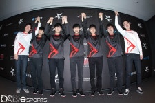 [포토] LCK 7전 전승 1위 그리핀 만세~
