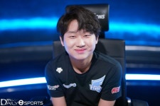 [포토] 에이밍 김하람 롤챔스 와카전 준비 끝~