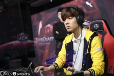 [KSL 결승] 정윤종, 완벽한 운영으로 기선 제압