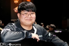 [포토] DTN 시즈 강호진 코치 밝은 미소