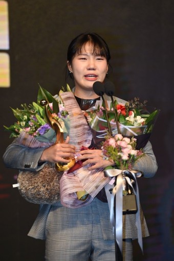 [W시상식] 우리은행 박지현, 2018-2019 여자프로농구 신인상 영예