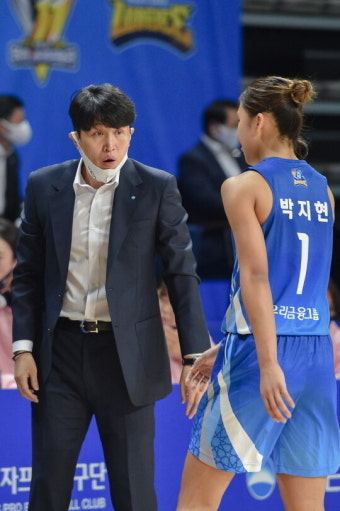 ‘신승’ 위성우 감독, 여자농구 미래에게 털어놓은 '진심 가득한' 이야기