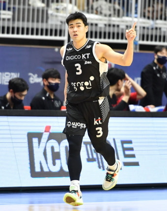 [AFTER THE GAME] 완벽한 플레이오프 데뷔전, KT 정성우의 소감은?