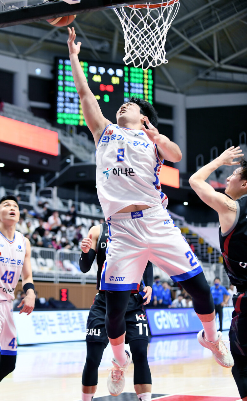 한국가스공사, LG 물리친 2연패 탈출 경기에서 김낙현의 4쿼터 활약 주목