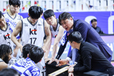 [게임 리포트] KT 4연승의 원동력, 3쿼터 완벽에 가까웠던 3-2 지역방어 해체