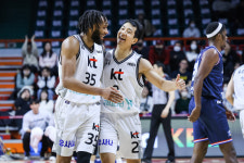 [게임 리포트] KT 4연승의 원동력, 3쿼터 완벽에 가까웠던 3-2 지역방어 해체