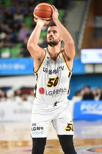 LG, 한국가스공사 31점 차 대파하며 6연승 달성! 아셈 마레이와 칼 타마요 활약으로 승리 도모