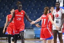 [25 박신자컵] ‘출전 선수 전원 득점’ 덴소, 사라고사와 명승부 끝에 결승 진출