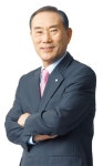 ‘등산 경영’… 산 함께 오르다 보니 실적도 오르더라