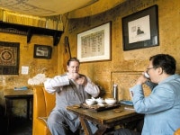 서울 인사동길은 아직 전통차의 성역 커피 전문점 열풍 속 아늑한 찻집 건재