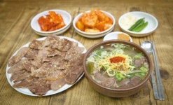 104년 맛의 깊이 국물 반 고기 반 진짜 나주곰탕