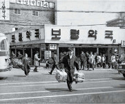 “100년 기업 되려면 사람이 첫째 사재 100억 출연해 인재 키울 것”