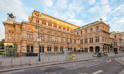 최고 가수들의 환상적 무대가 그저 일상인 곳