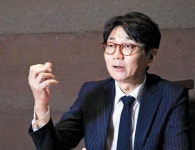 “강원, 히딩크 연봉 30억 영입 제안 …  K리그도 일 좀 합시다”