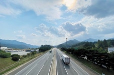 [스무 고개, 수많은 이야기 11] 은근슬쩍 넘어가고 말았다…철도·고속도·국도 다 풍은 추풍령