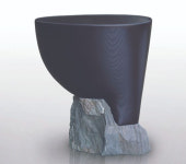 요란한 세상 속 침묵의 외침 빛나다