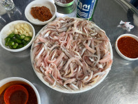 시대 굴곡따라 ‘무용지용’…세계 유일 ‘기장 짚불 꼼장어’
