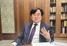 “릿쿄대생이 선배 윤동주 모른다면 부끄럽지 않겠나”