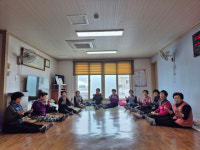 초고속 초고령화, 고요한 노인의 나라 한국