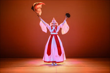 용광로처럼 타오르는 불의 춤판…무용에 접신하다