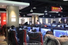 [포토] 피파온라인3 PC방 행사 현장, 저 인자기 뽑았어요!