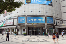 [매장탐방] ‘킹오파 14’가 만들어낸 8월 게임 매장의 반전