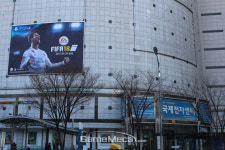 [매장탐방] Xbox One X 데뷔한 11월, 주인공은 따로 있었다