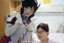 ˝영웅은 죽지 않아요˝ 어린이병원에 나타난 메르시