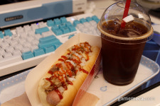 햄버거·라면·핫도그에 덮밥까지, 맛집과 경쟁하는 PC방