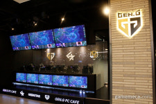 신촌에 e스포츠팀 젠지 이름을 단 PC방이 오픈했다