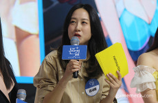 [포토] 넷마블 몬길 부스에 등장한 남도형 성우