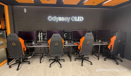 귀여움으로 똘똘, 강남역 4번 출구 앞 메이플 PC방 오픈