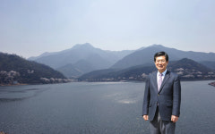 [국회보 2011년 6월호] 첨단산업으로 웅비하는 구미 _ 김성조 기획재정위원장