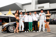 자동차 튜닝쇼, 모터스포츠를 만나 더욱 뜨거워졌다