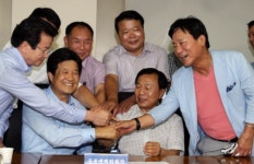 남북, 5개항 담은 합의서 채택…133일만에 길 열린 개성공단