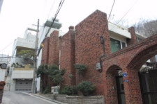 노스페이스 영원무역, 동숭동에 100억원대 주택 신축…성기학 회장 거주